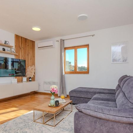 Holiday Home Lucy Пакоштане Экстерьер фото
