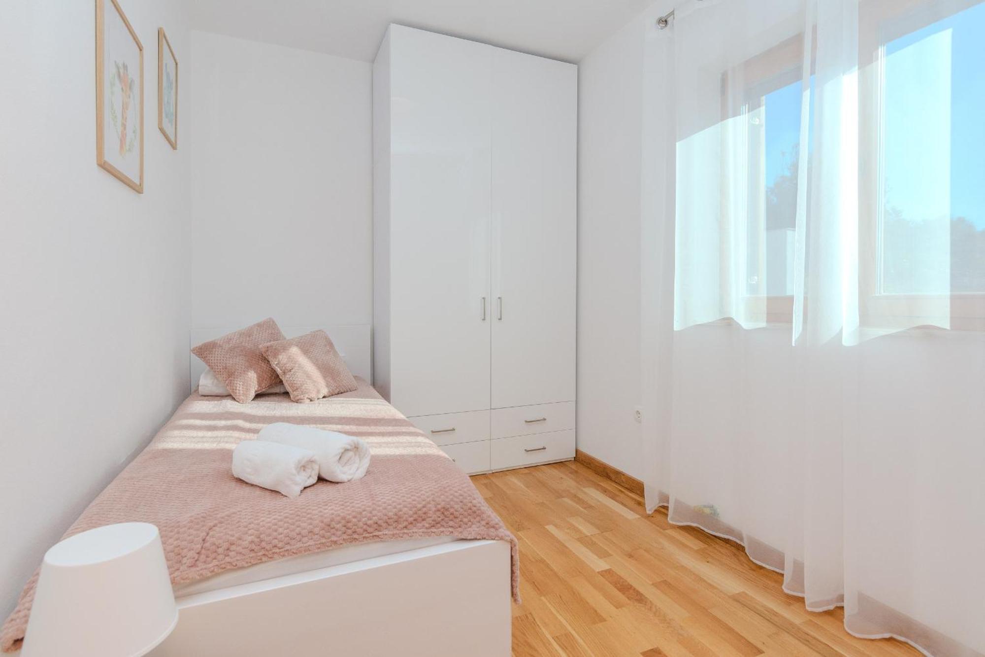 Holiday Home Lucy Пакоштане Экстерьер фото